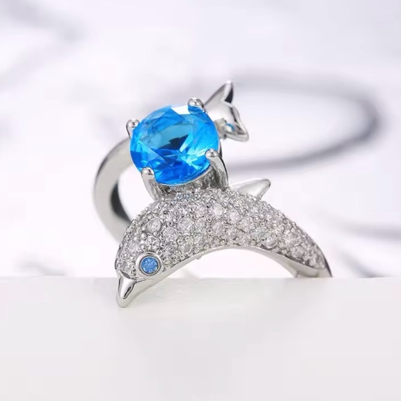 Elegant Silver Dolphin Ring with Blue Gemstone size 8 - Picture 2 of 6